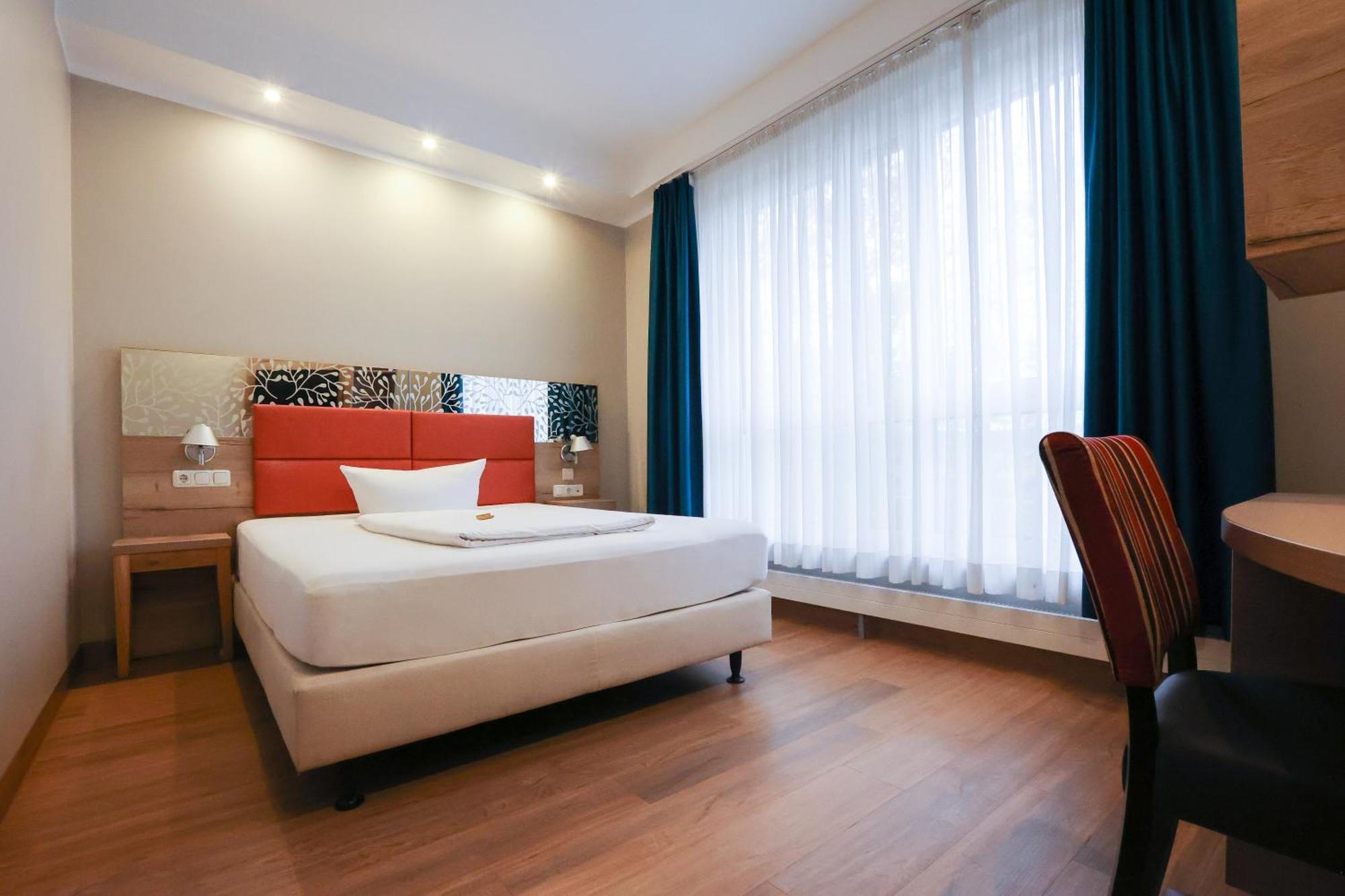 Hotel Blaubeurer Tor Ульм Екстер'єр фото