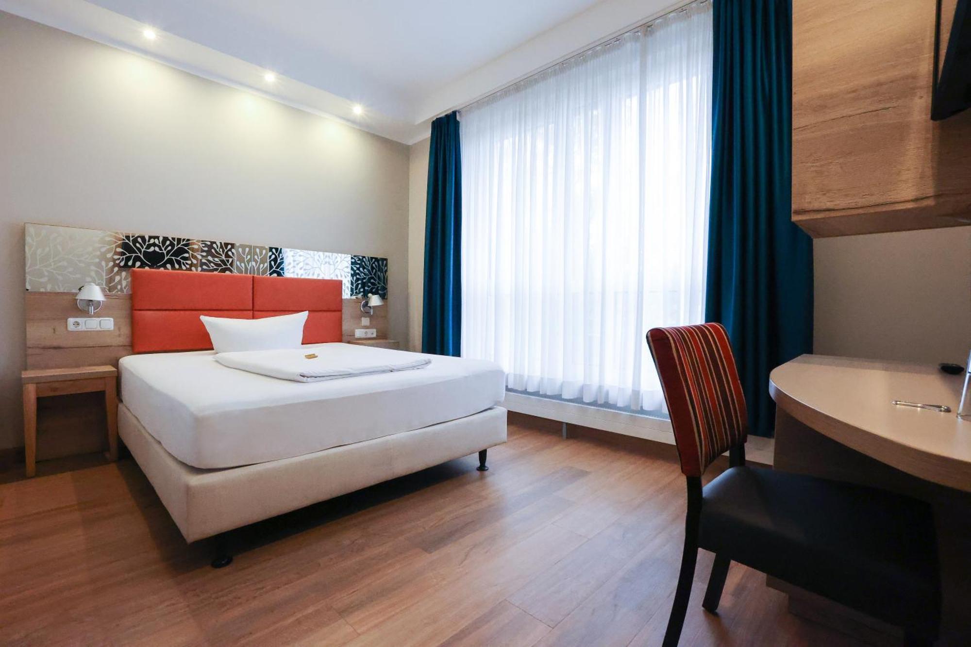 Hotel Blaubeurer Tor Ульм Екстер'єр фото