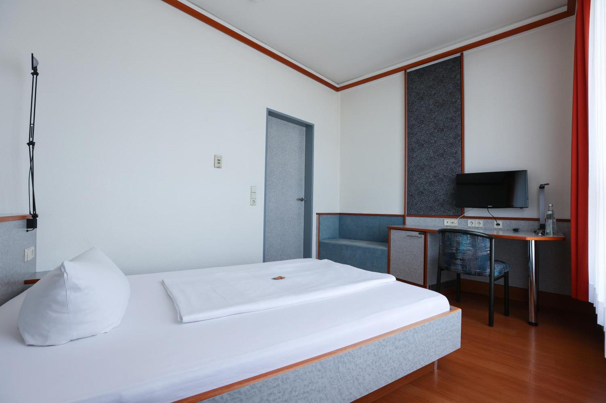 Hotel Blaubeurer Tor Ульм Екстер'єр фото