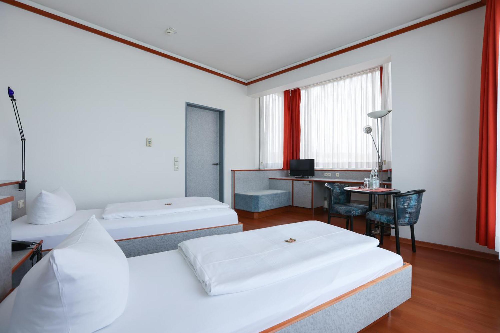 Hotel Blaubeurer Tor Ульм Екстер'єр фото